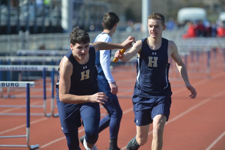 Hollidaysburg opens with sweep